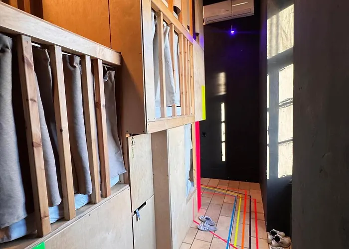 Bee Hostel