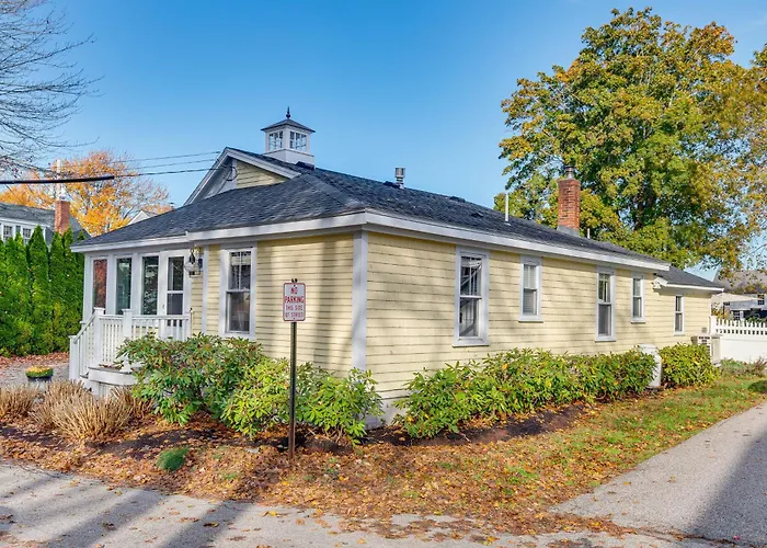 < 1 Mi To Beach! Kennebunk Cottage W/ Yard