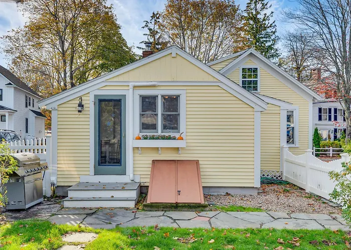 < 1 Mi To Beach! Kennebunk Cottage W/ Yard