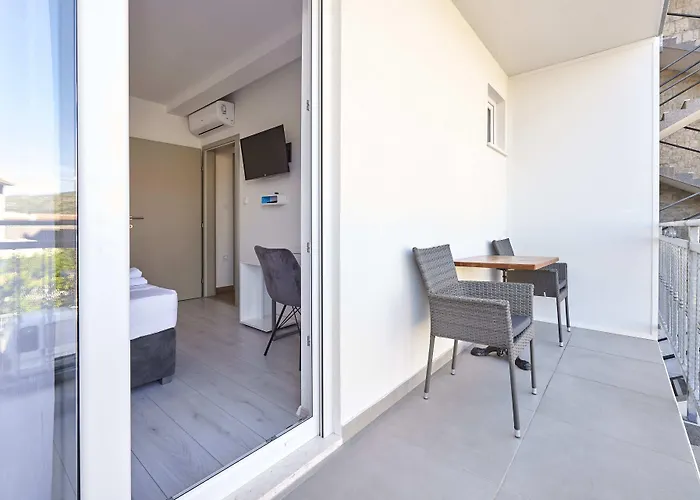 Apartments & Rooms Zaja