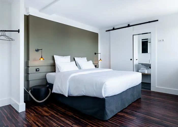 Bateau Libre Hotel