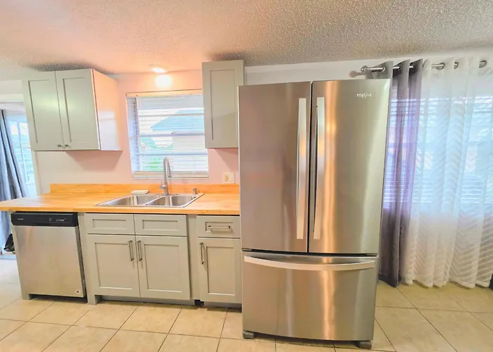 Apartment In Privet House Walk Distance To Beach