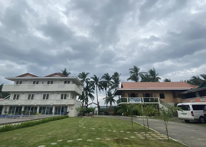 Shoreland Beach Resort By Cocotel