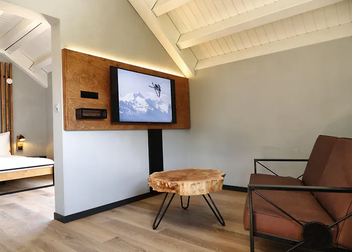 Alaia Lodge