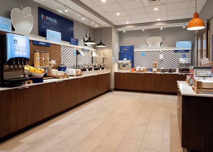 Holiday Inn Express & Suites - Hollister By Ihg