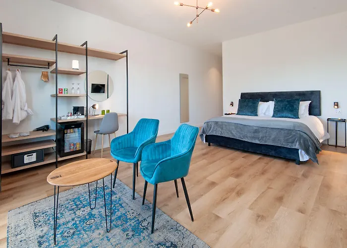 Glow Boutique Suites & Guesthouse