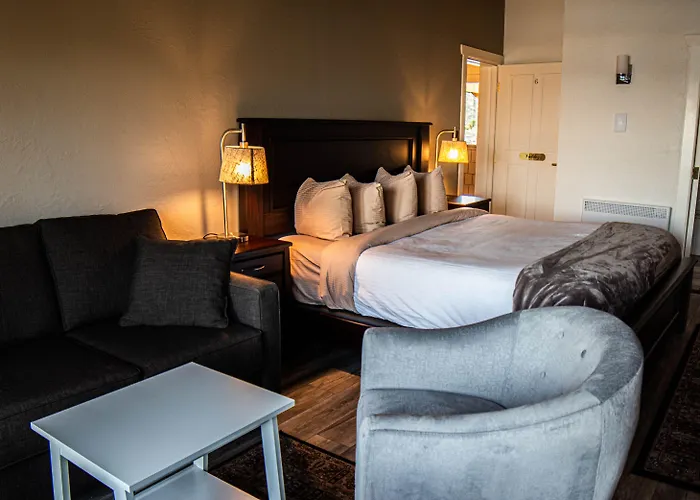 Galiano Oceanfront Inn & Spa
