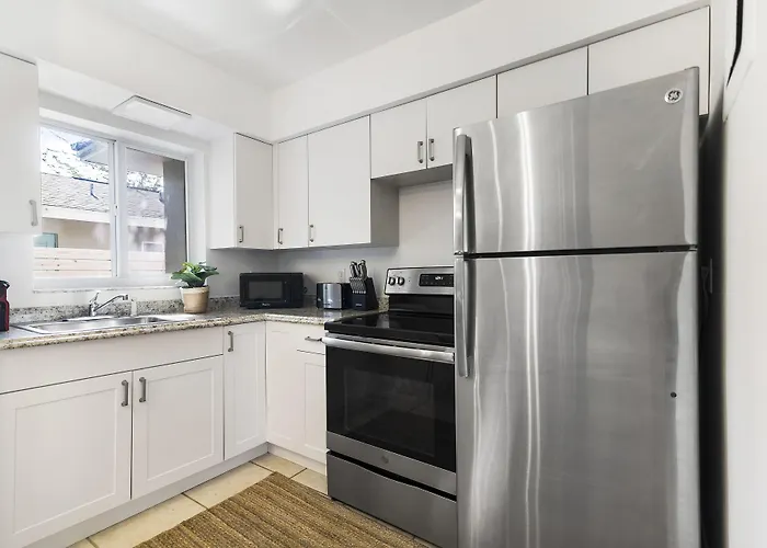 Alani Bay Premium Condos