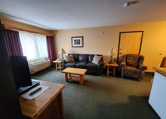 Pine Peaks Lodge And Suites