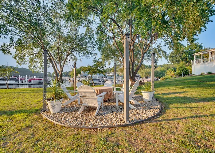 Breathtaking Lake Views And Sunsets On Badin Lake!