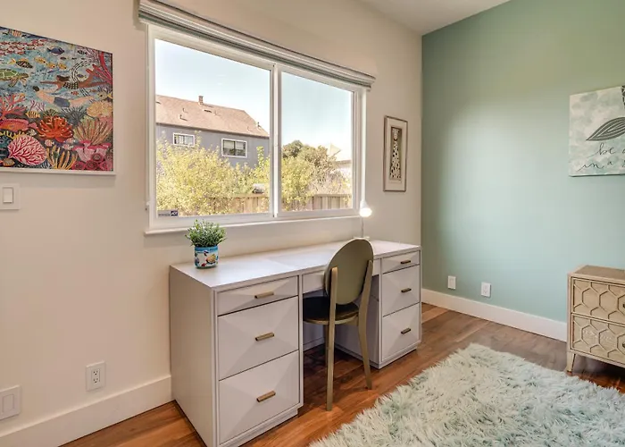 Steps To Ocean: Luxe Family Home In Half Moon Bay!