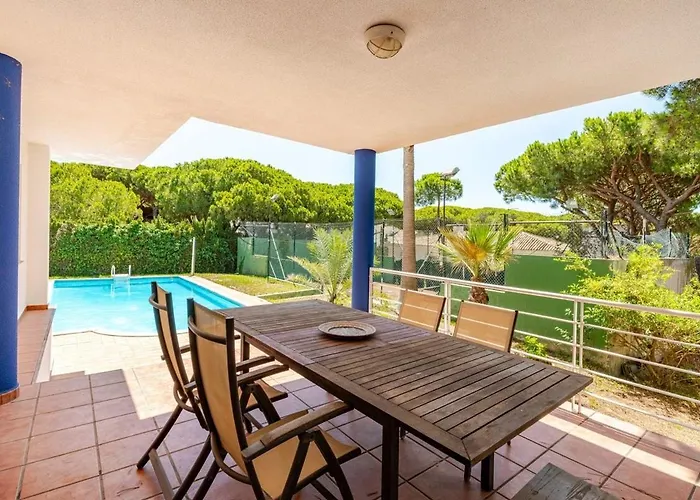Piscina y pádel privados junto a Doñana