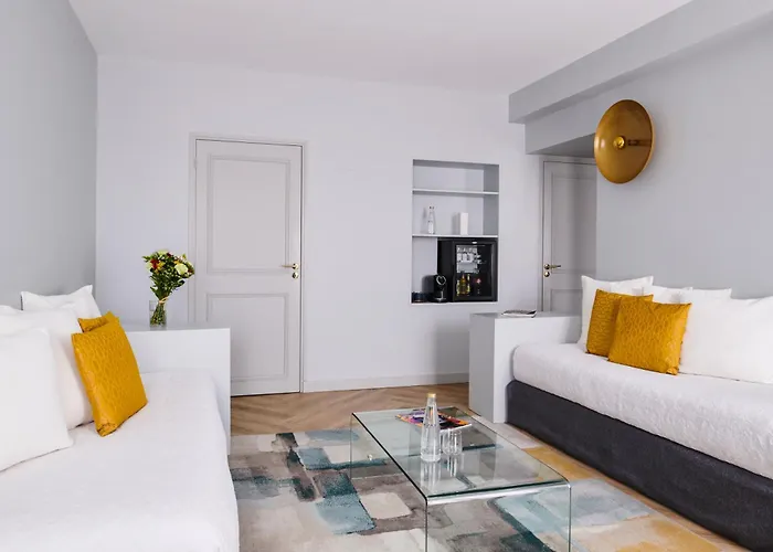 Maison Des Ambassadeurs, A Small Luxury Hotels
