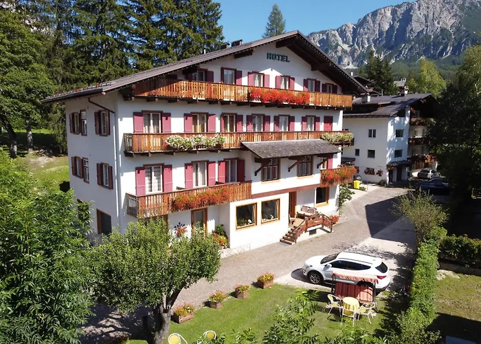 Hotel Bellaria - Cortina d'Ampezzo - parking