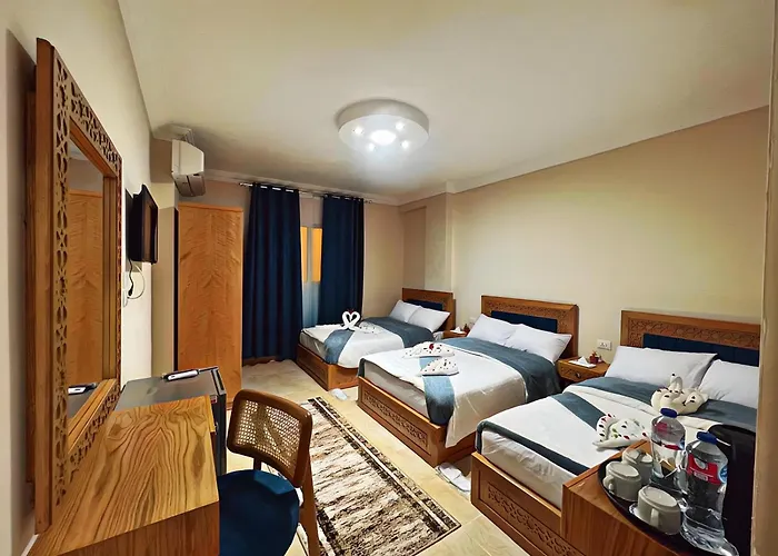 Pyramids Crypt Hotel