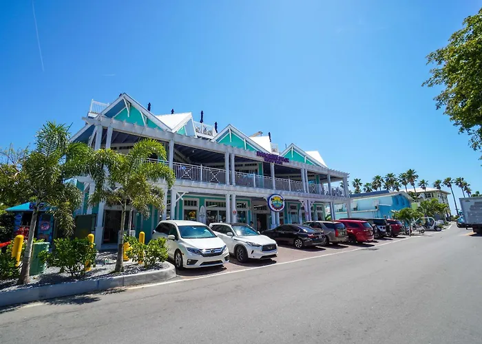 A Blue Lagoon On Anna Maria With Heated Pool