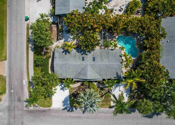 A Blue Lagoon On Anna Maria With Heated Pool