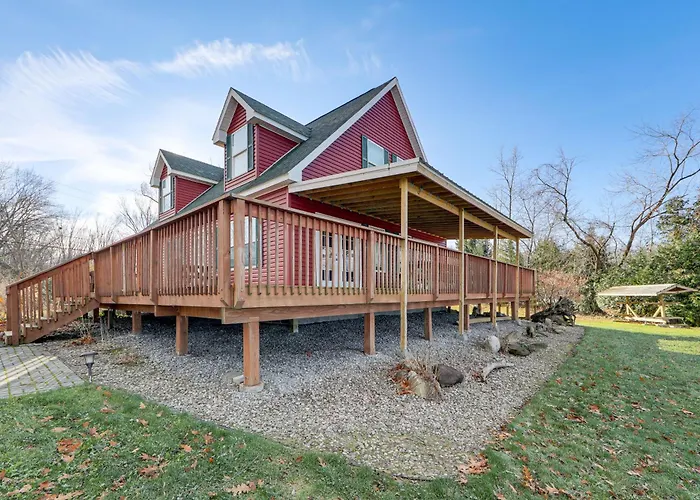 Private Beach & Sport Court! Home On Oneida Lake