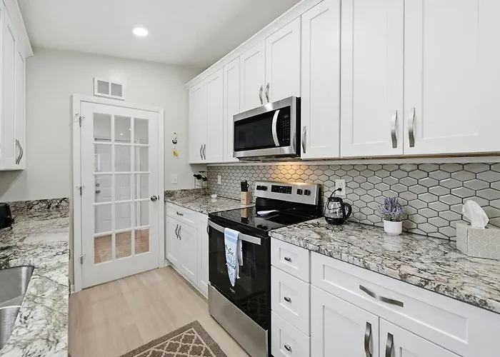 New Lakefront Getaway Private Hot Tub Min To Dmc