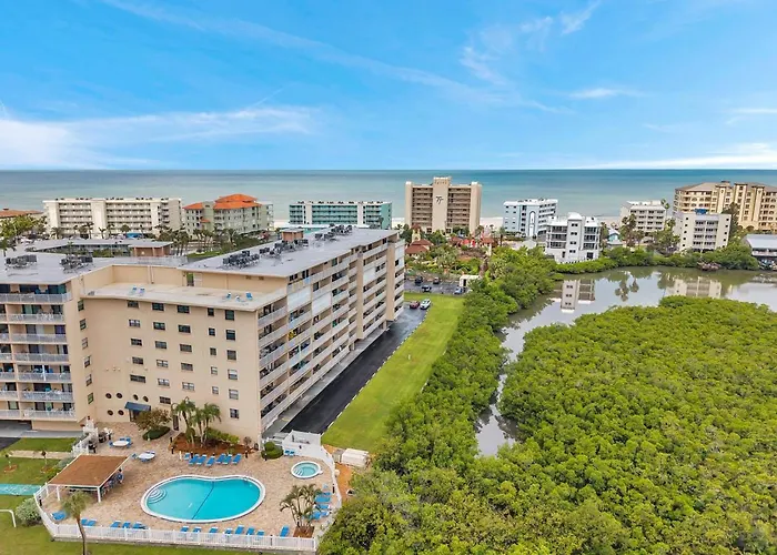 Bayshore Yacht And Tennis Club Unit 306