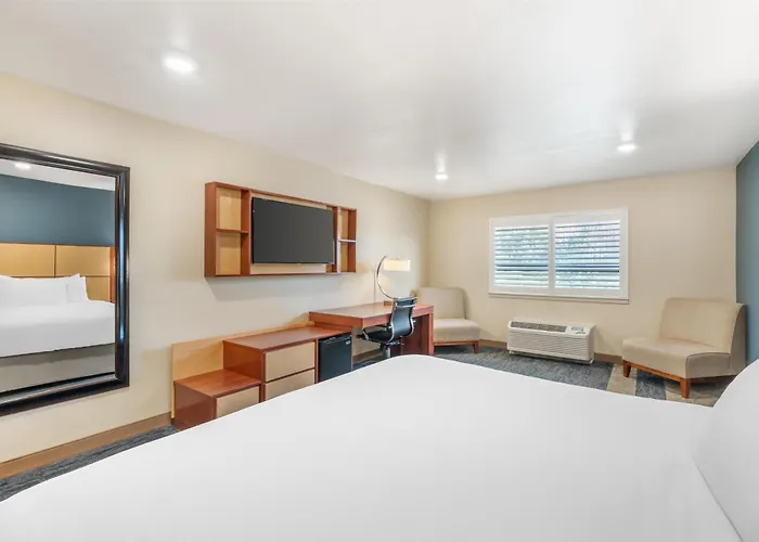 Best Western Plus Clocktower Inn