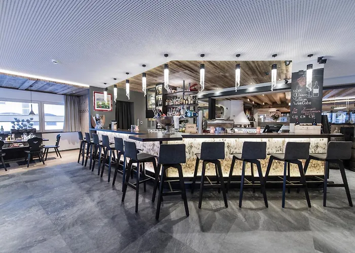Hotel Central Bar & Restaurant