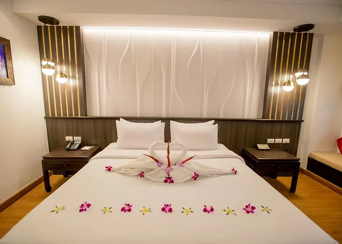 Nipa Resort, Patong Beach