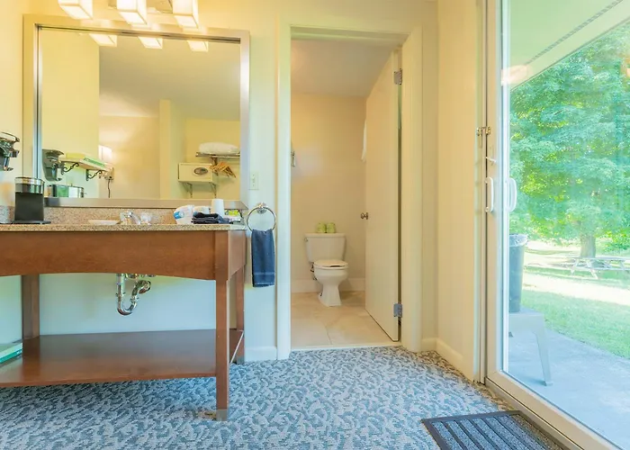 Sun & Ski Inn And Suites