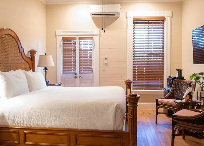 Silver Palms Inn & Historic Homes