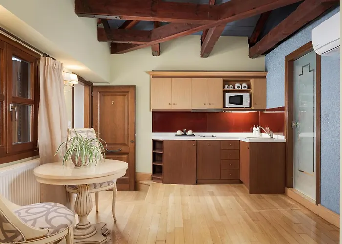 Civitas Suites Hotel