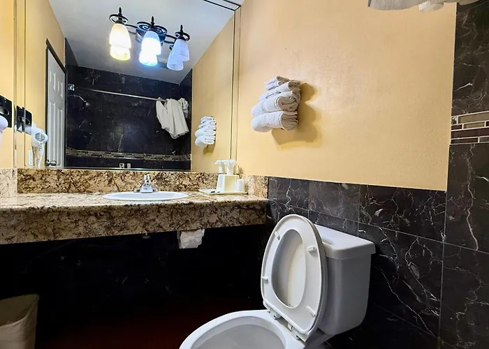 Redondo Beach Inn-Lax (Adults Only)
