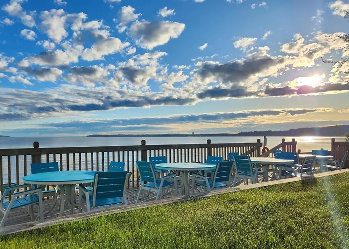 Brio Beach Inn