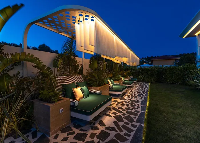 The Xon Hotel