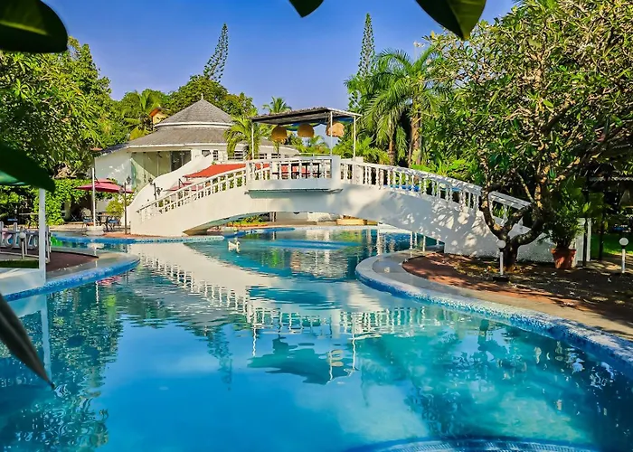 Sashas Holiday Village