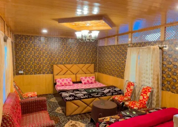 Hb Nancy Group Of Houseboats