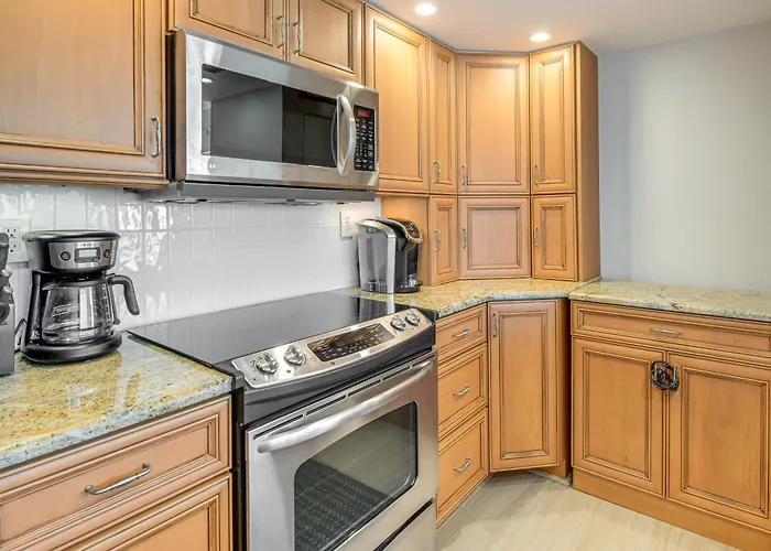 Waterfront Nokomis Condo < Half Mile To Beach!