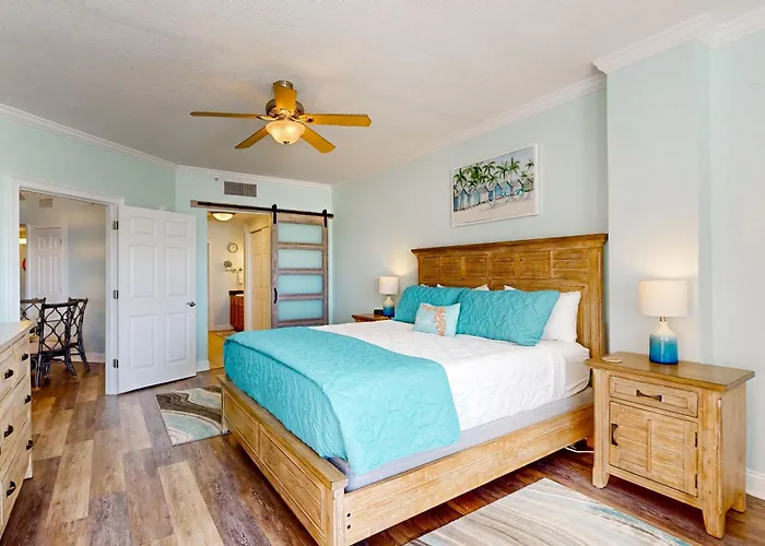 Paradise Shores 305