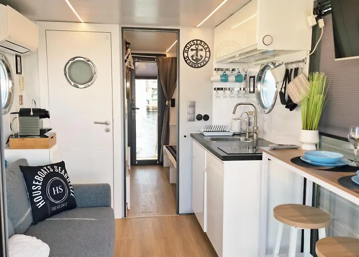 Houseboat Seabreeze