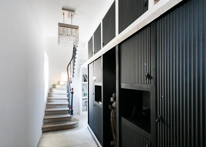 Maison Valmer - Le négociant, élégant F2 classé 4 étoiles