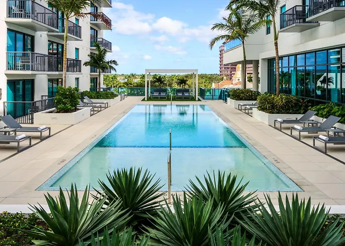 Hotel Aka West Palm