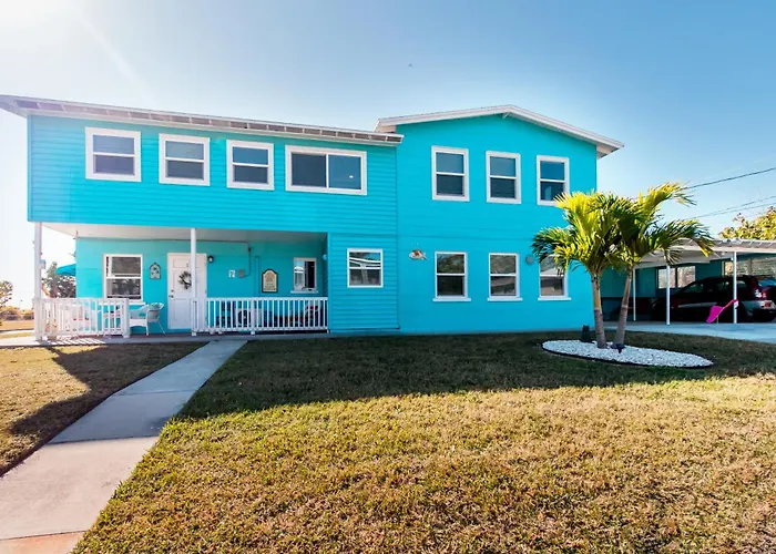 Lovely Vacation Home 1 Block From Beach & Downtown Gulfport