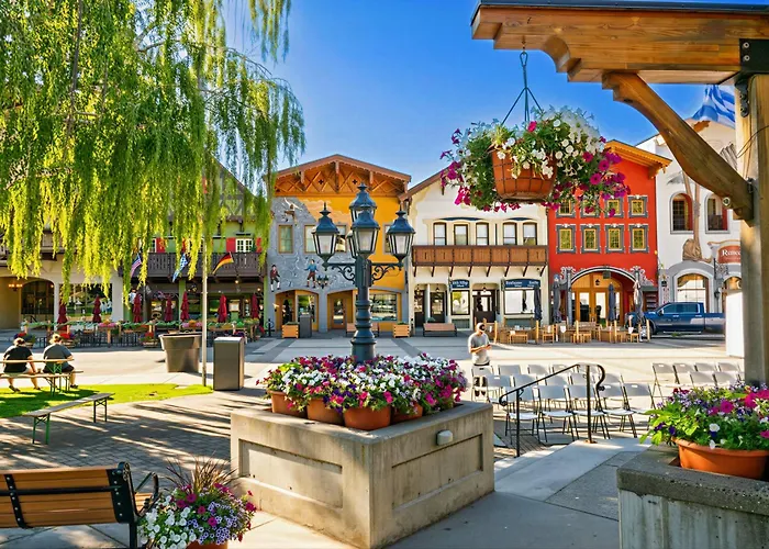 Riverfront Chalet Near Skiing, Lakes, Mtns & Leavenworth
