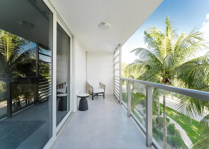 Boca Beachside 2Br 2Ba With Pool And Balcony Steps To Sand