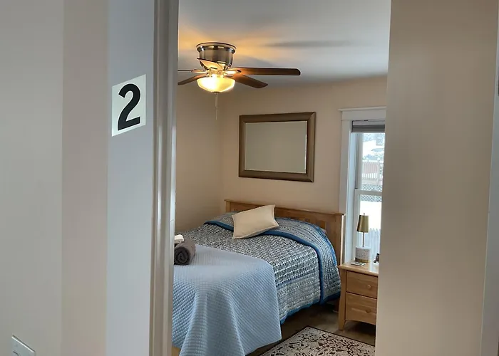 Roberts Lake House Room# 2
