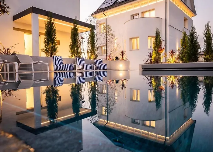 Resort Beatrice - Luxury Apartments - Pool & Sauna & Parking