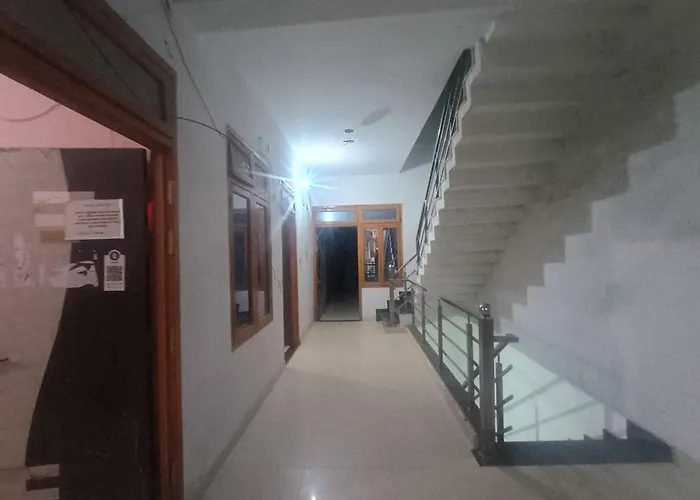 Hotel Golden Night