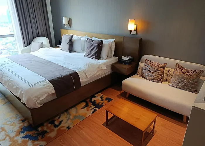 Rbr Lux Novotel Manila Hotel Residences Acqua