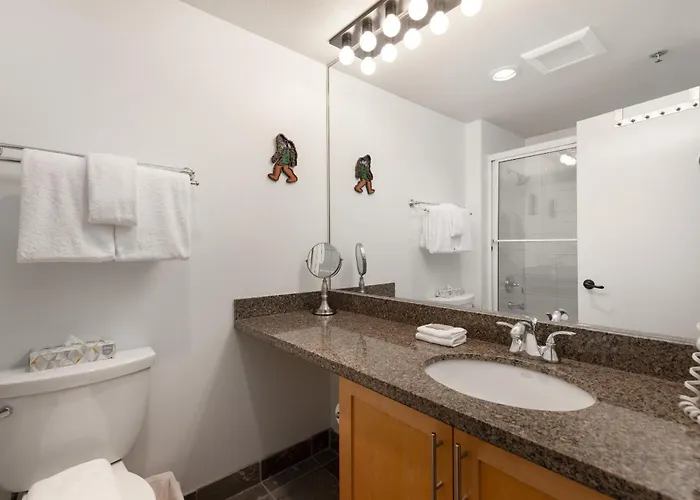 1Br | Greystone Lodge | Ski In / Ski Out | Pool & Hot Tub | Epic Locations