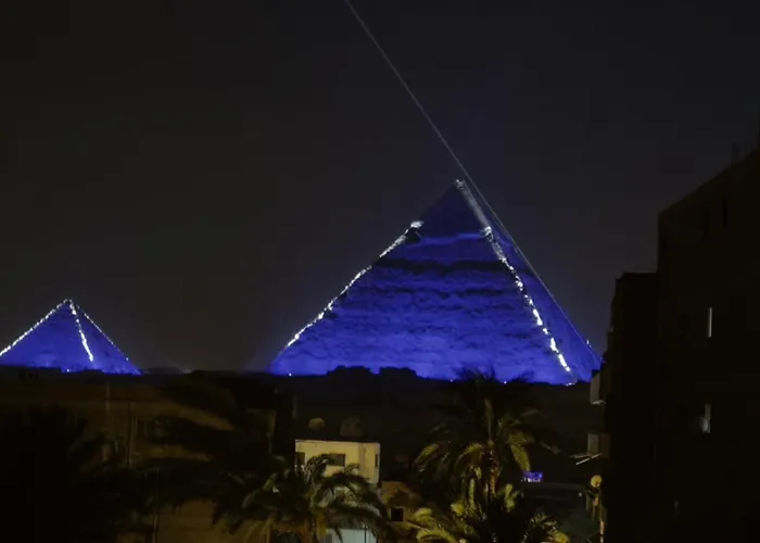 Atlantis pirámides view Inn