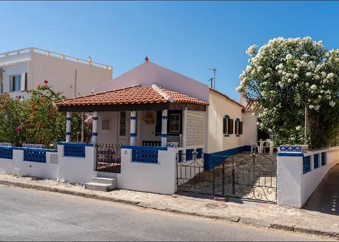 Blife Lucelya Private Rooms At Faro Beach